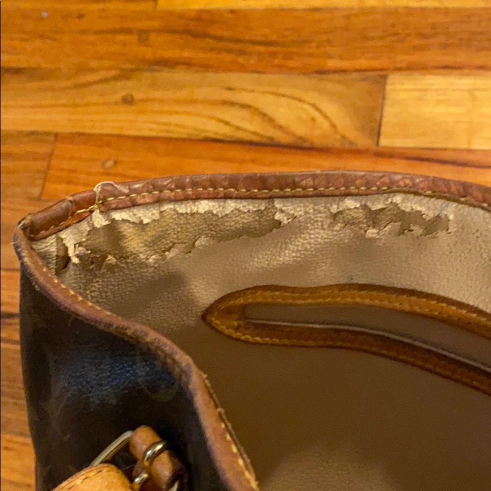 Louis Vuitton Bucket - Picture 9 of 14